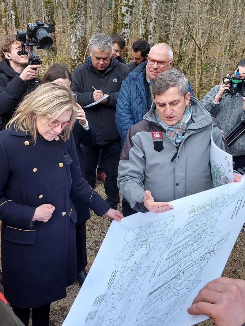 La Ministre dans la réserve intégrale du Parc national de forêts