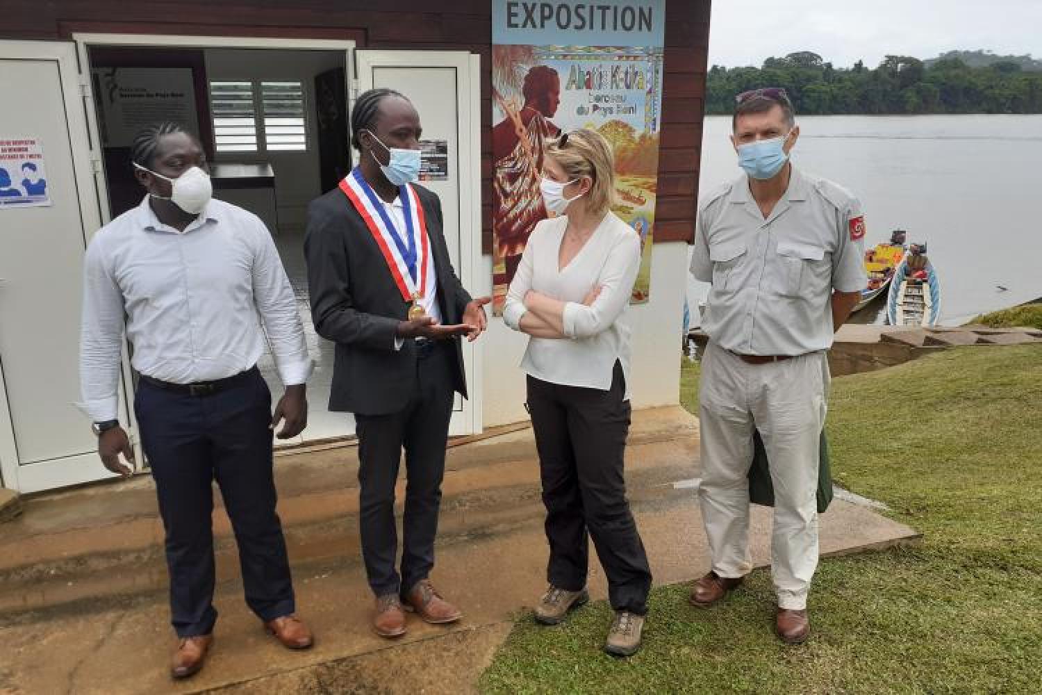 bd_pag_visite_de_barbara_pompili-ministre_de_la_transition_ecologique-2_c_dr_parc_amazonien_de_guyane.jpg