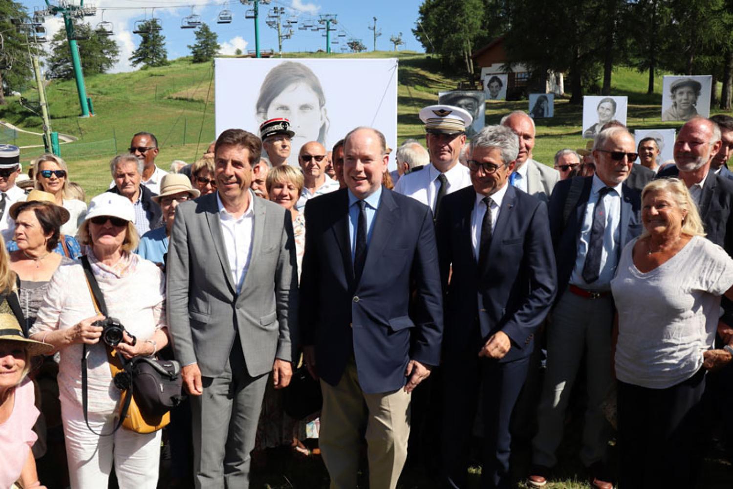 caginesi_albertii_bain_de_foule.jpg